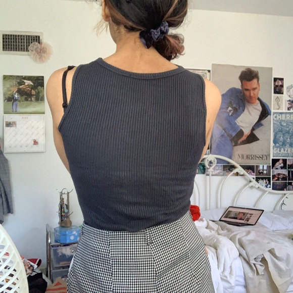 Grey Ribbed Keyhole Tank Top - Picture 2 of 4